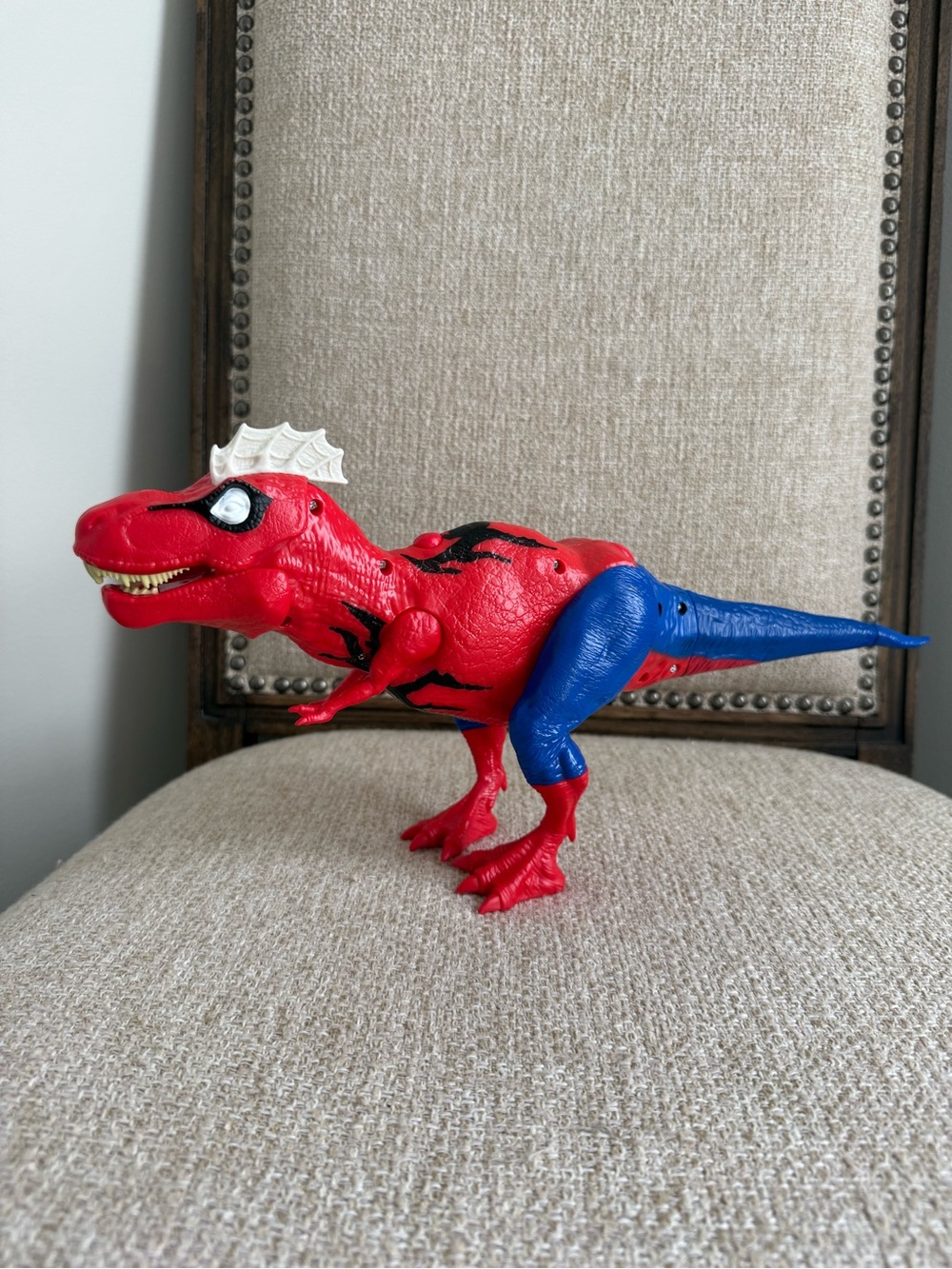 Hasbro Marvel Spider-Man T-Rex Web Chompin Dinosaur action figure toy roar sound